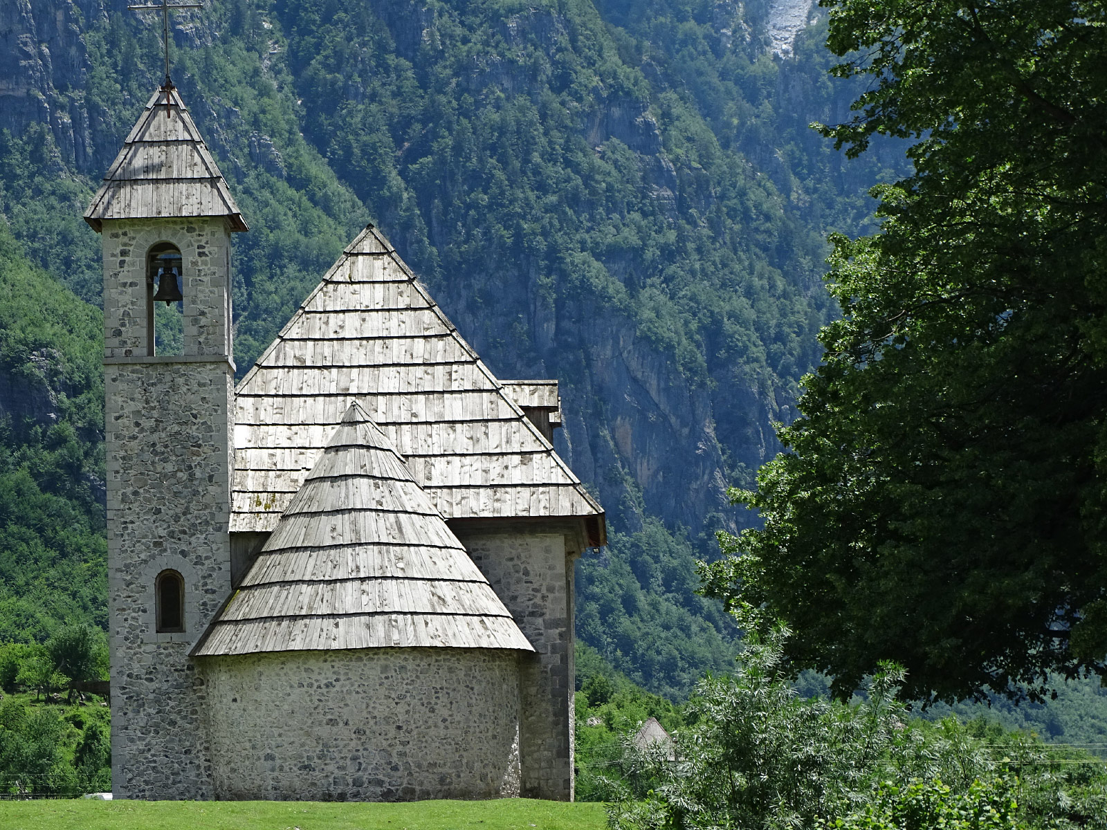 Theth (Photo license: CC BY 2.0)